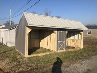 Horse Barn with 4' center tack
