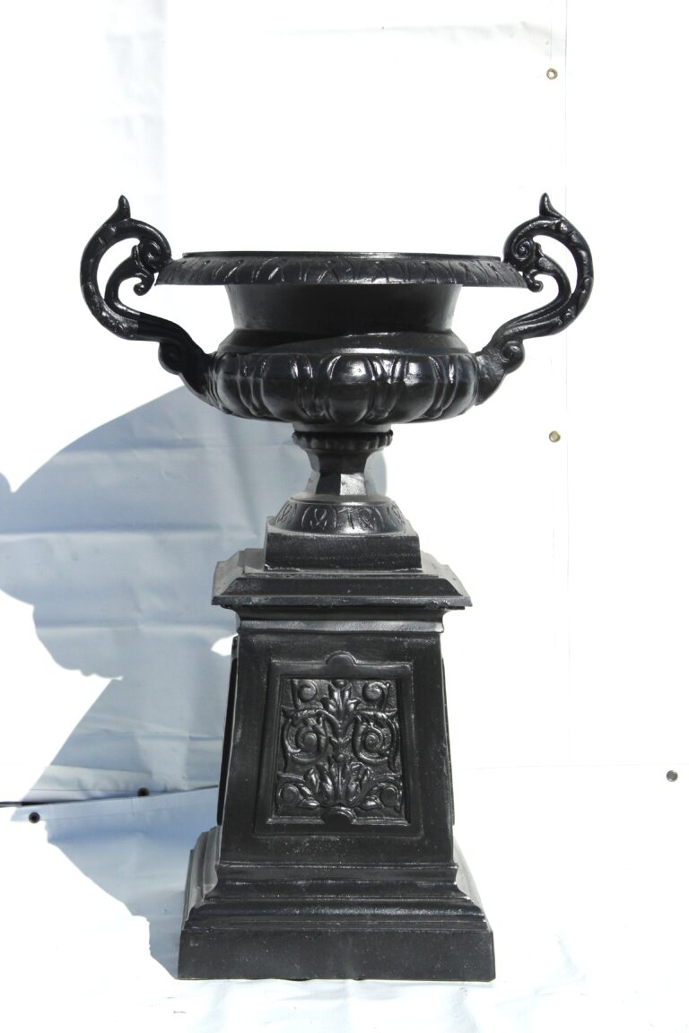 Lancaster Urn on Pedestal w Handles (1)