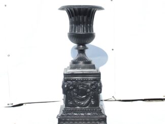 Md. Urn on Presidential Base (1)