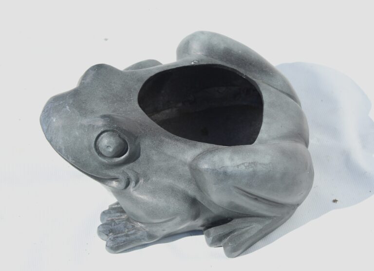 Small Frog Planter