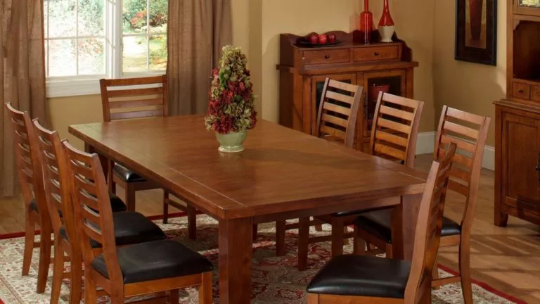 four winds furniture store dining table