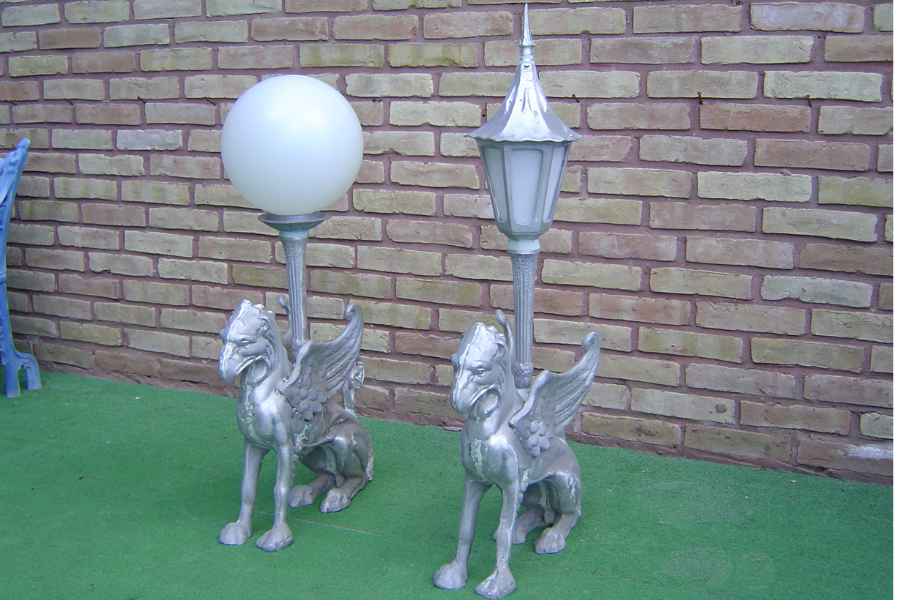 globe lamp and lampost attache