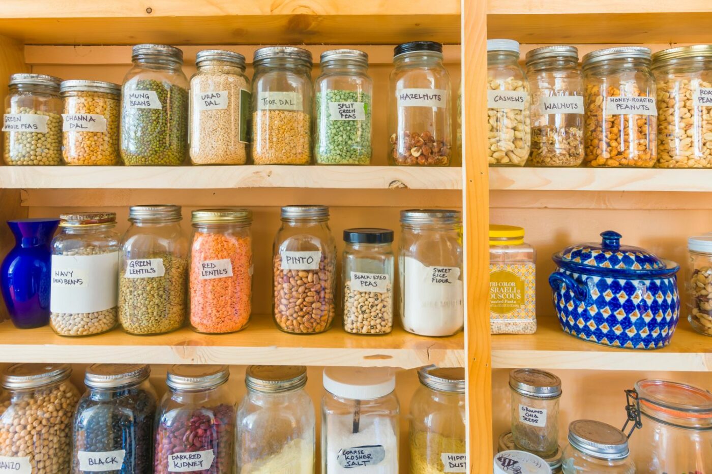 organize kitchen pantry